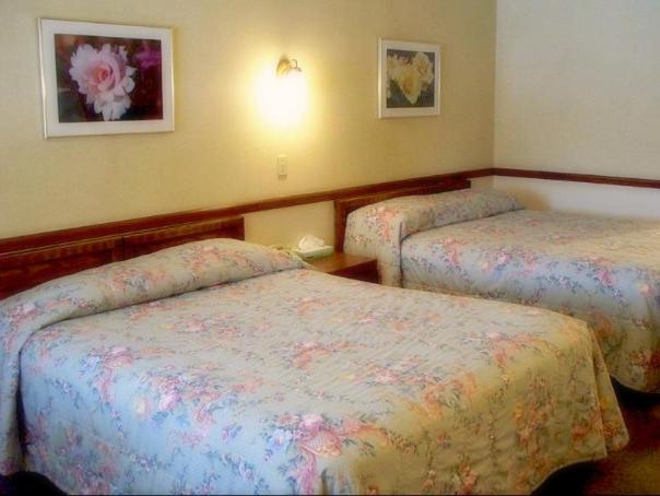 Roscoe Motor Inn Coshocton Δωμάτιο φωτογραφία