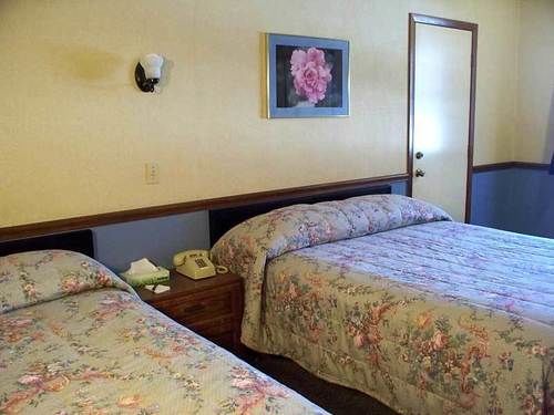 Roscoe Motor Inn Coshocton Εξωτερικό φωτογραφία